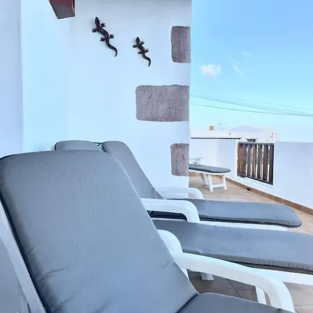 Canto Rojo, La Asomada Con Vistas A Lobos * La Asomada (Lanzarote)