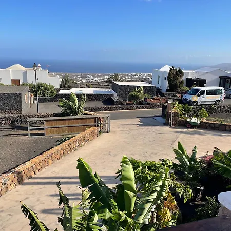 Canto Rojo, La Asomada Con Vistas A Lobos * La Asomada (Lanzarote)